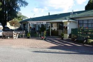 Tourism Property for sale in New Zealand. Golden Springs Holiday Park for sale as business which comprises of motel, cabins, backpackers, power sites, tent site and more! 